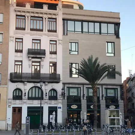 Reina Ξενοδοχείο 2*